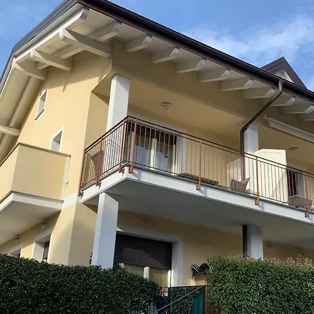 2 Livelli Con Vista Di Лено
